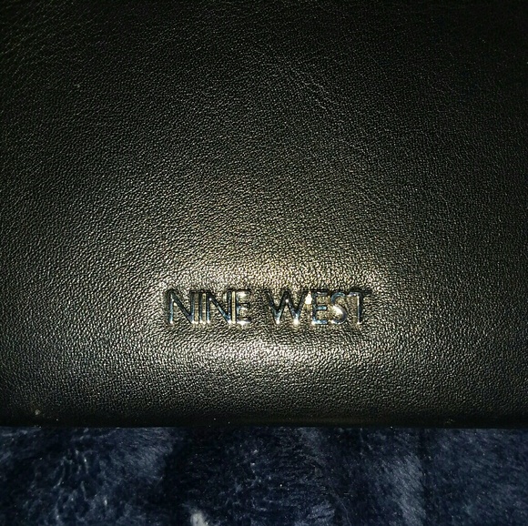 Brand NEW NINE WEST Wallet! - Picture 2 of 6